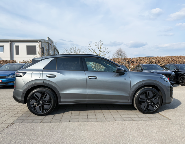 Beifahrerseite Volkswagen T-Roc R-Line 1.5 eTSI OPF DSG 150