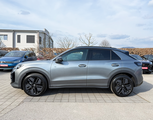 Fahrerseite Volkswagen T-Roc R-Line 1.5 eTSI OPF DSG 150