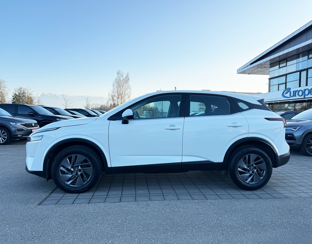 Fahrerseite Nissan Qashqai ACENTA 1.3 DIG-T 160 Xtronic