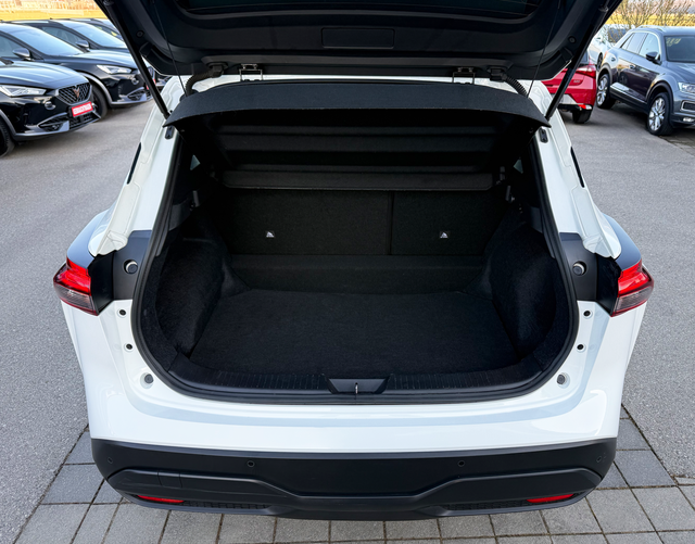Kofferraum Nissan Qashqai ACENTA 1.3 DIG-T 160 Xtronic