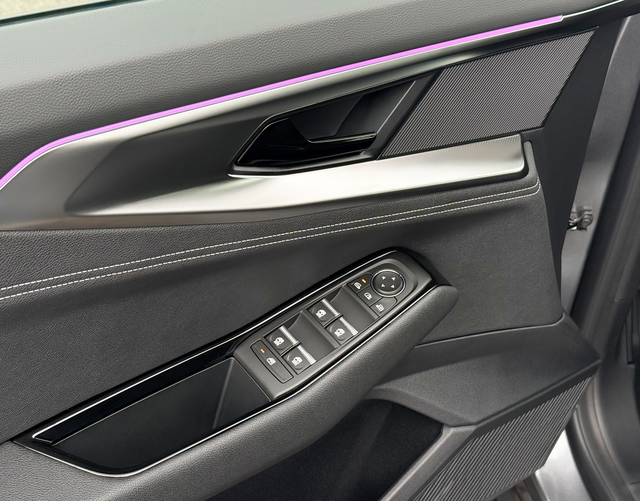 Fahrert&uuml;r Highlights Renault Rafale TECHNO Full Hybrid E-Tech