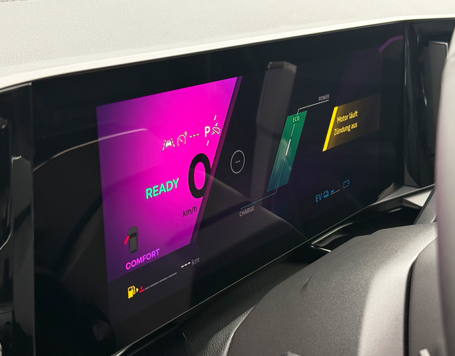 Digitales Cockpit Renault Rafale TECHNO Full Hybrid E-Tech