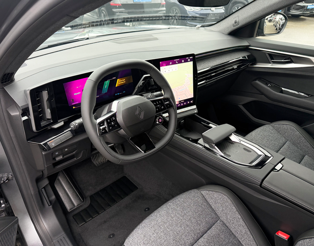 Interieur Renault Rafale TECHNO Full Hybrid E-Tech