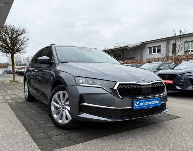 Vorne Skoda Octavia Combi SELECTION 2.0 TDI DSG