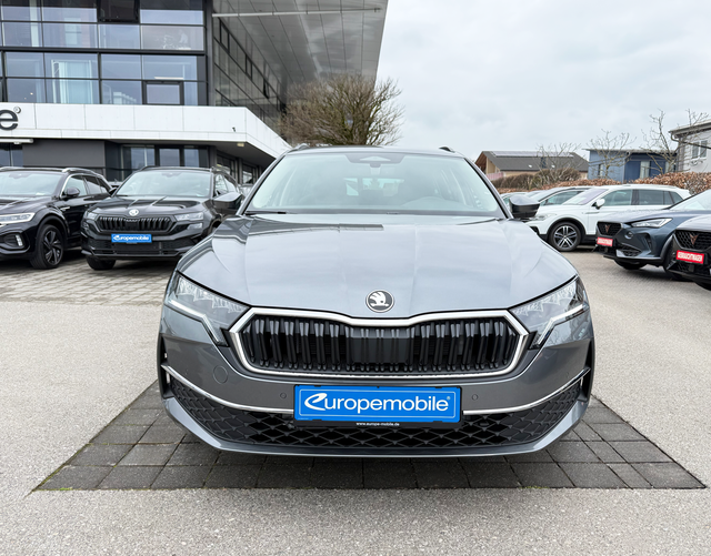 Vorne Skoda Octavia Combi SELECTION 2.0 TDI DSG