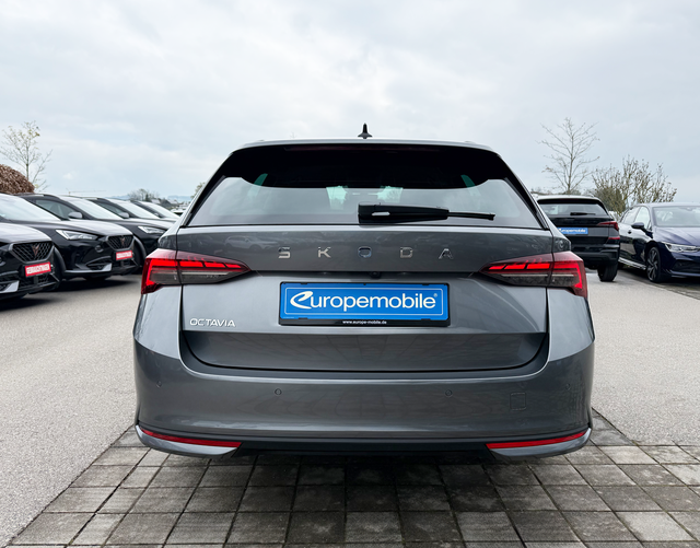 Heck Skoda Octavia Combi SELECTION 2.0 TDI DSG