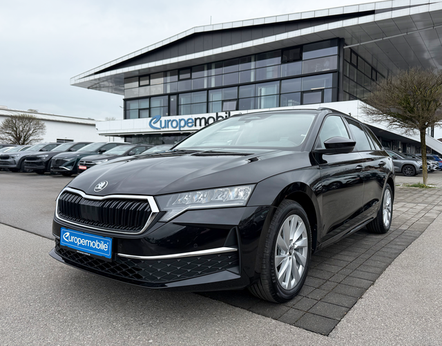 Vorne Skoda Octavia Combi SELECTION 2.0 TDI DSG 150