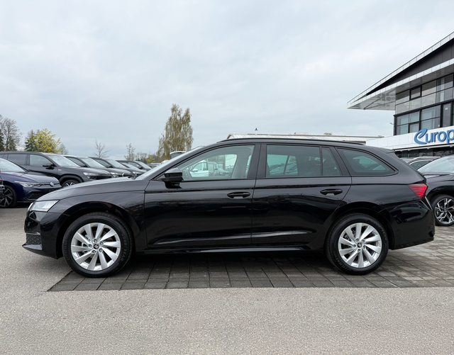 Fahrerseite Skoda Octavia Combi SELECTION 2.0 TDI DSG 150