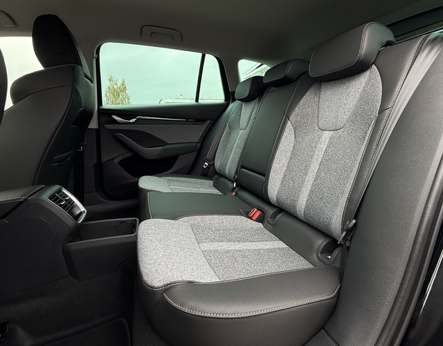 R&uuml;cksitzbank Skoda Octavia Combi SELECTION 2.0 TDI DSG 150