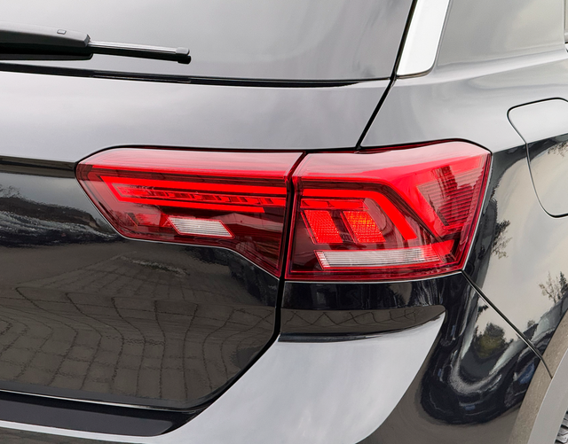 LED R&uuml;ckleuchte Volkswagen T-Roc R-LINE + "25th Anniversary" 1.5 TSI 150 DSG