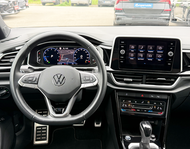 Innenraum Volkswagen T-Roc R-LINE + "25th Anniversary" 1.5 TSI 150 DSG
