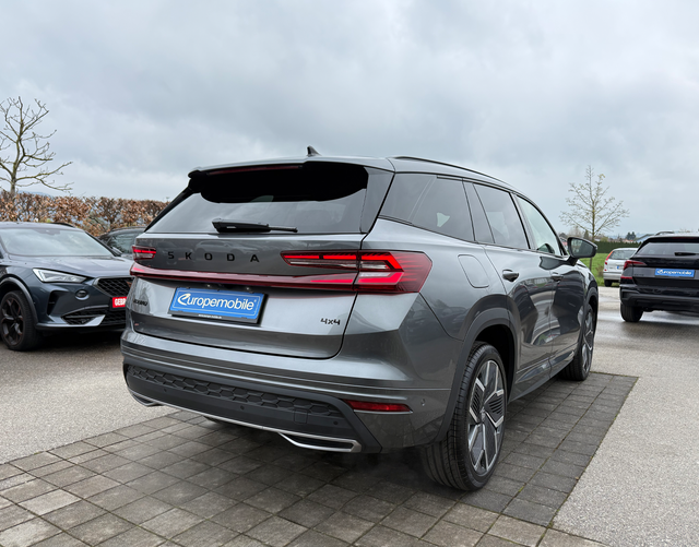 Hinten Skoda Kodiaq SPORTLINE 2.0 TDI 142 kW 4x4 DSG