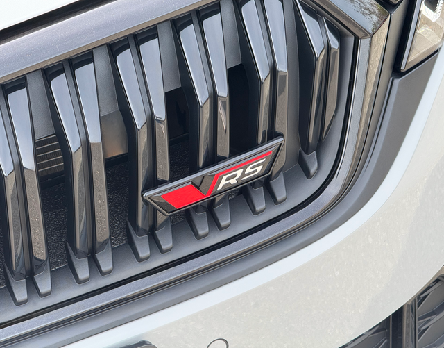 Logo Skoda Octavia Combi RS 2.0 TSI 265 DSG
