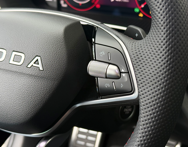Multifunktionslenkrad Skoda Octavia Combi RS 2.0 TSI 265 DSG