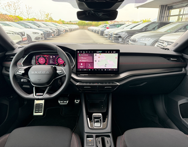 Innenraum Skoda Octavia Combi RS 2.0 TSI 265 DSG