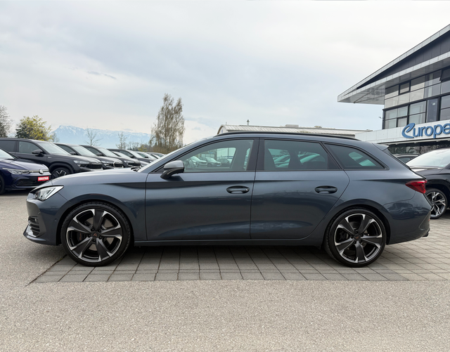 Fahrerseite Cupra Leon Sportstourer VZ NAVI WINTER "25th Anniversary" 2.0 TSI
