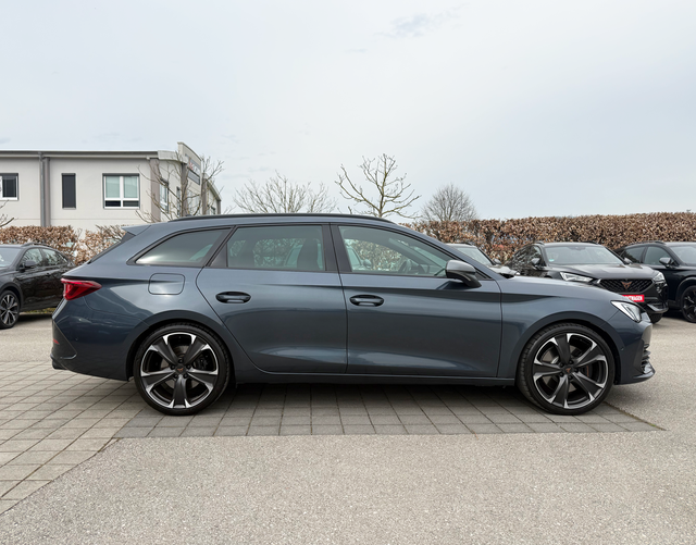 Beifahrerseite Cupra Leon Sportstourer VZ NAVI WINTER "25th Anniversary" 2.0 TSI