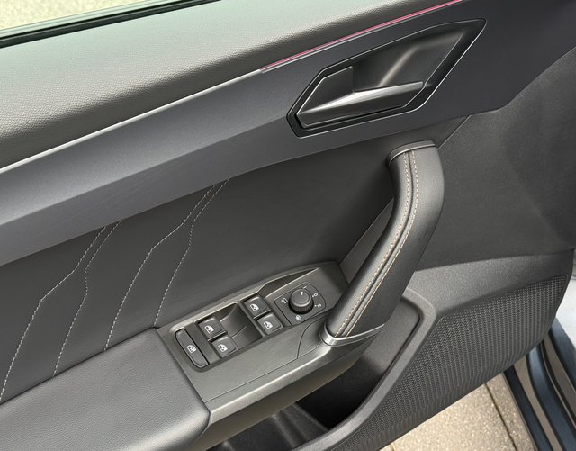 Fahrert&uuml;r Highlights Cupra Leon Sportstourer VZ NAVI WINTER "25th Anniversary" 2.0 TSI