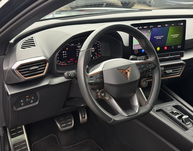 Interieur Cupra Leon Sportstourer VZ NAVI WINTER "25th Anniversary" 2.0 TSI