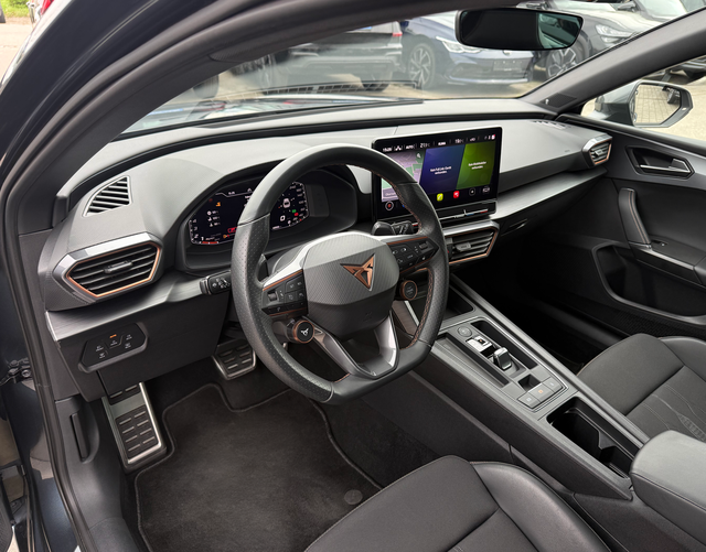 Interieur Cupra Leon Sportstourer VZ NAVI WINTER "25th Anniversary" 2.0 TSI
