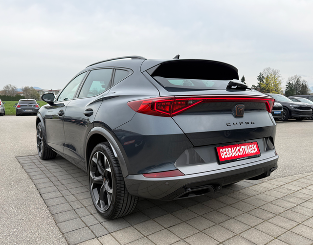 Hinten Cupra Formentor 1.5 TSI 150 PS DSG