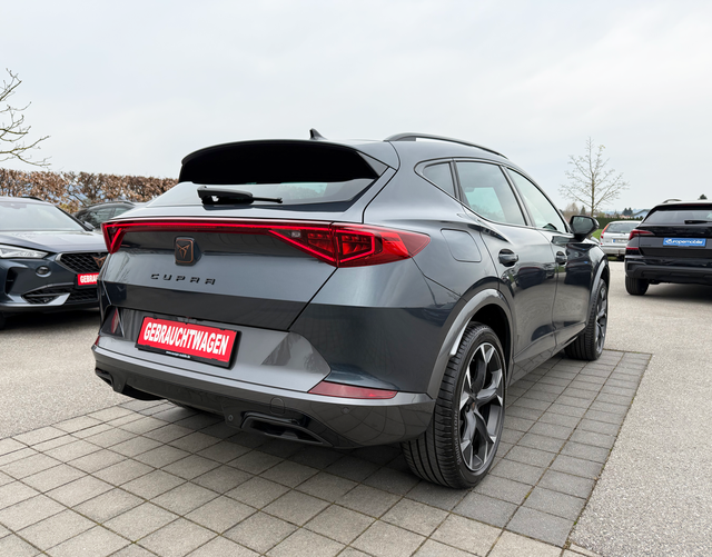 Hinten Cupra Formentor 1.5 TSI 150 PS DSG