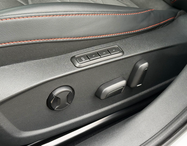Fahrersitz elektrisch Seat Leon Sportstourer FR "25th Anniversary" 