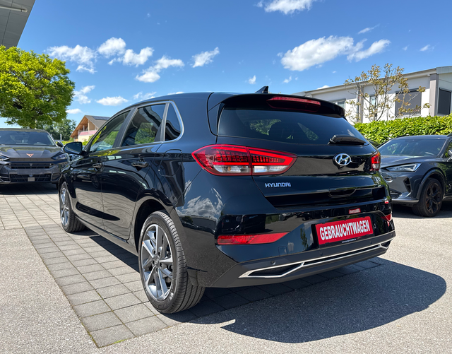 Hinten Hyundai i30 Prime 1.5 T-GDI 48V-Mildhybrid 160 iMT 