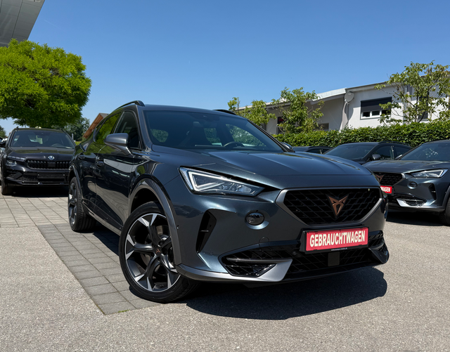 Vorne Cupra Formentor VZ 2.0 TSI 4Drive 310 PS DSG 