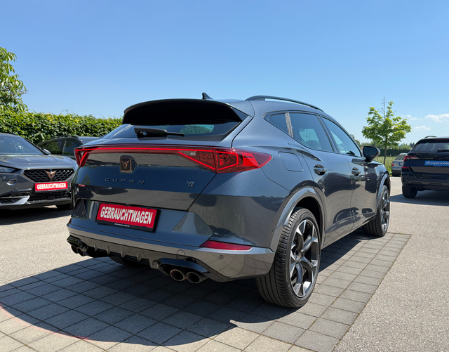 Hinten Cupra Formentor VZ 2.0 TSI 4Drive 310 PS DSG 