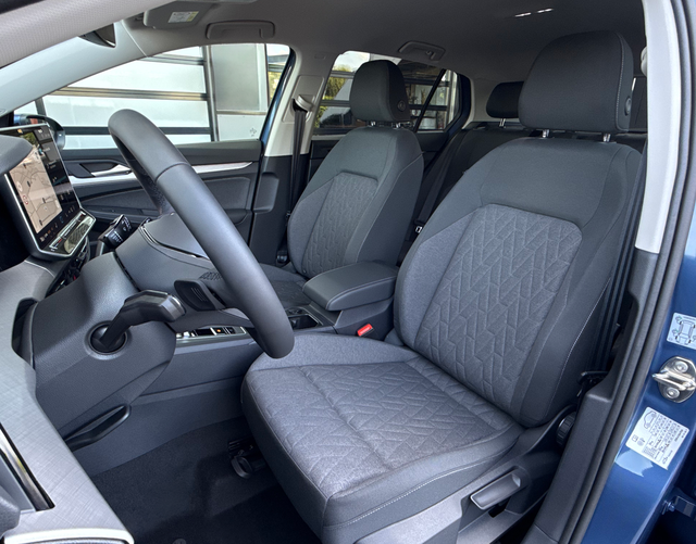 Vordersitze Polsterung Volkswagen Golf LIMITED 2.0 TDI SCR 110kW DSG