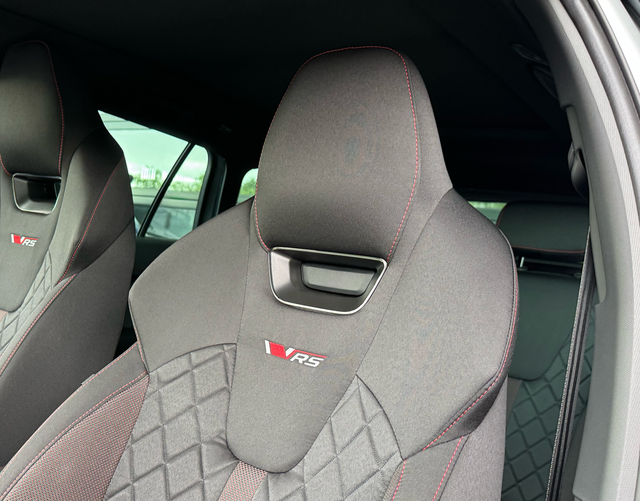 Vordersitze Polsterung Skoda Octavia Combi RS 2.0 TSI 265 DSG