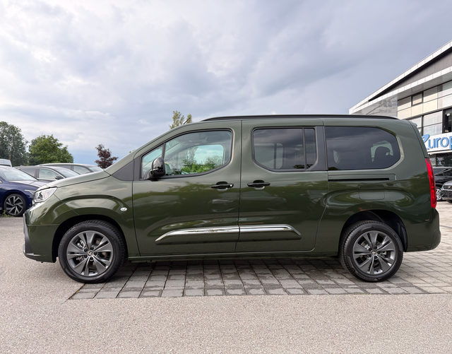 Fahrerseite Toyota Proace City Verso TEAMPLAYER 1.5 D-4D 96 kW AT 7-Sitzer