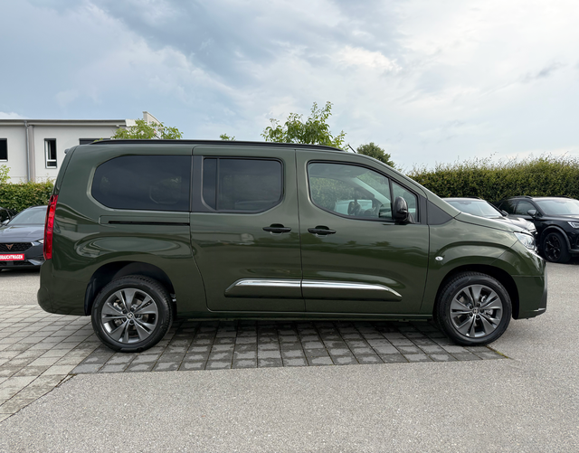 Beifahrerseite Toyota Proace City Verso TEAMPLAYER 1.5 D-4D 96 kW AT 7-Sitzer