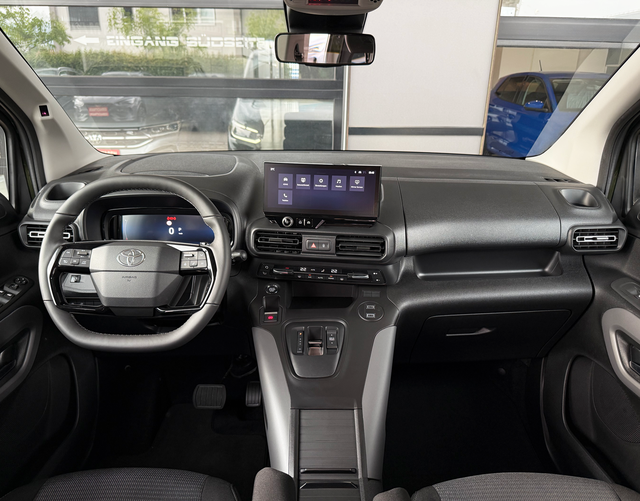 Innenraum Toyota Proace City Verso TEAMPLAYER 1.5 D-4D 96 kW AT 7-Sitzer