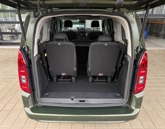 Kofferraum Toyota Proace City Verso TEAMPLAYER 1.5 D-4D 96 kW AT 7-Sitzer