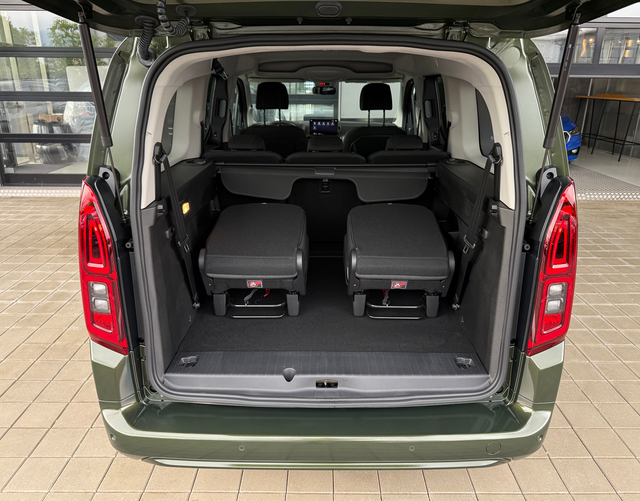 Kofferraum Toyota Proace City Verso TEAMPLAYER 1.5 D-4D 96 kW AT 7-Sitzer