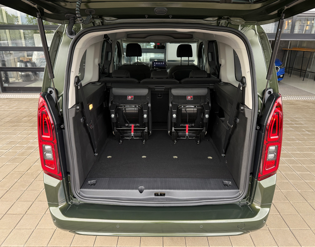 Kofferraum Toyota Proace City Verso TEAMPLAYER 1.5 D-4D 96 kW AT 7-Sitzer
