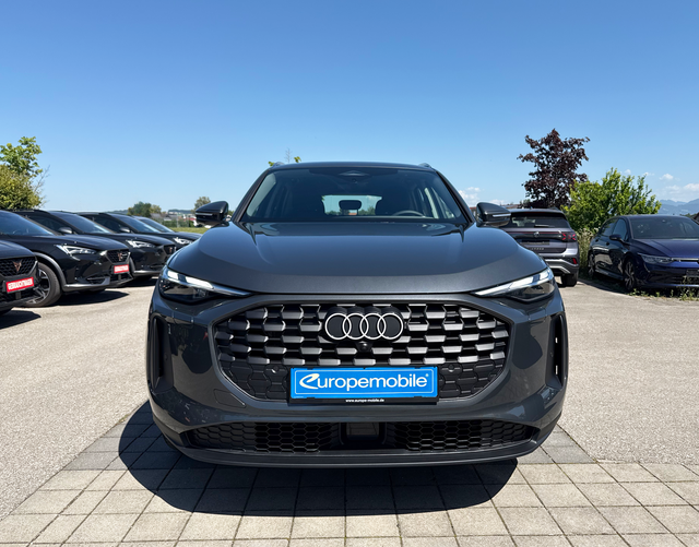 Vorne Audi Q5 2.0 TDI quattro