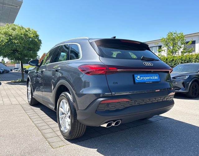 Hinten Audi Q5 2.0 TDI quattro