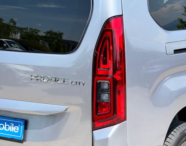 LED R&uuml;ckleuchte Toyota Proace City Verso TEAMPLAYER 7-Sitzer