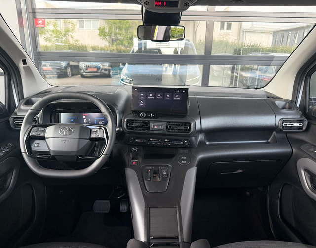 Innenraum Toyota Proace City Verso TEAMPLAYER