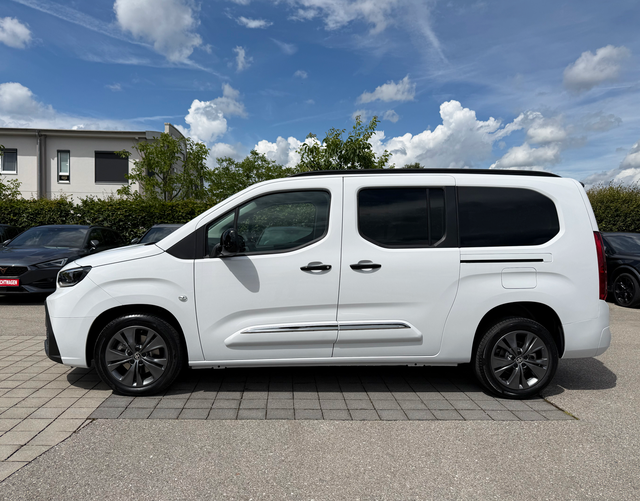 Fahrerseite Toyota Proace City Verso TEAMPLAYER