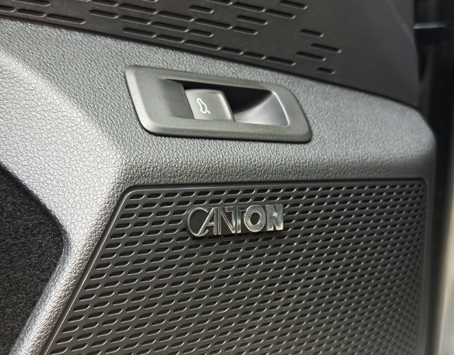 Canton Soundsystem Skoda Octavia Combi RS 2.0 TSI 195kW DSG (Leasingaktion) 