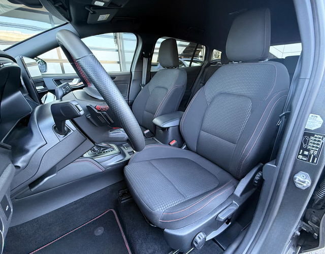 Vordersitze Polsterung Ford Focus Turnier ST-Line X