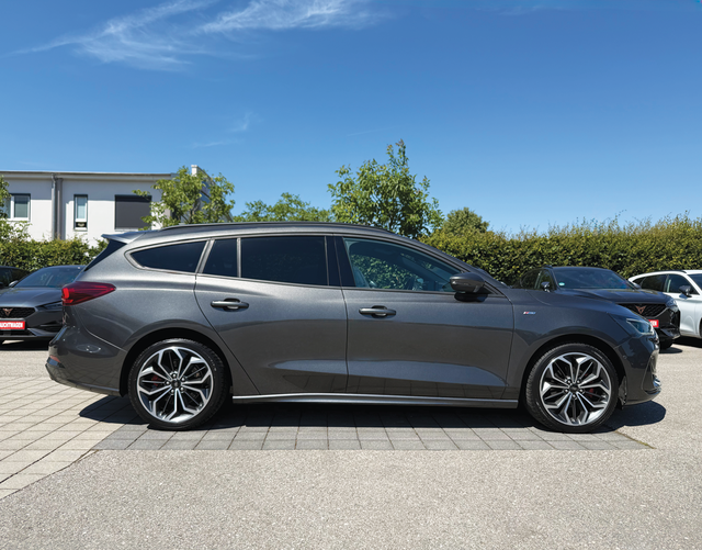 Beifahrerseite Ford Focus Turnier ST-Line X
