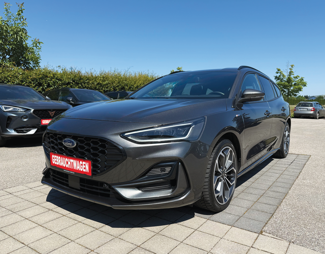 Vorne Ford Focus Turnier ST-Line X