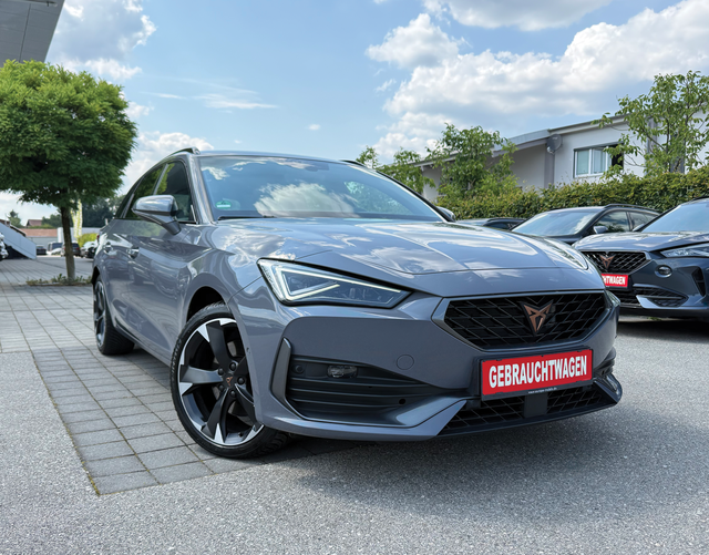 Vorne Cupra Leon Sportstourer