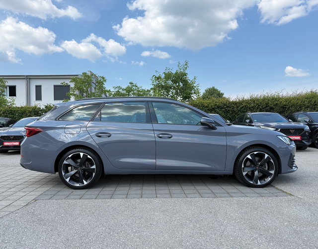 Beifahrerseite Cupra Leon Sportstourer
