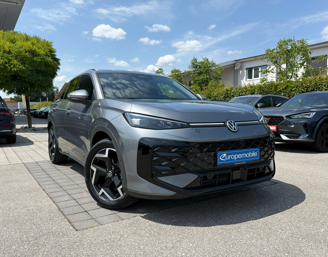 Vorne Volkswagen T-Roc R-Line 1.5 eTSI OPF DSG 150